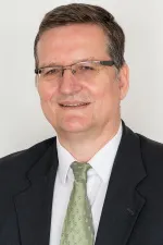 Herr Beil, Wirtschaftsprüfer, Geschäftsführer